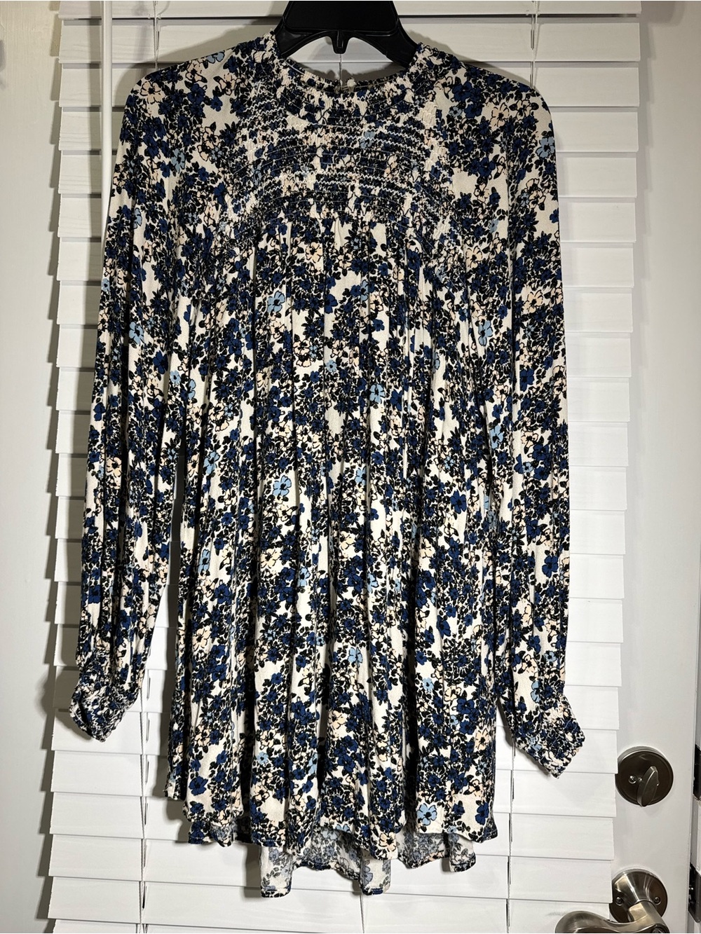 Free People Floral Long-Sleeve Pleated Mini Boho Dress in Blue and White Size L